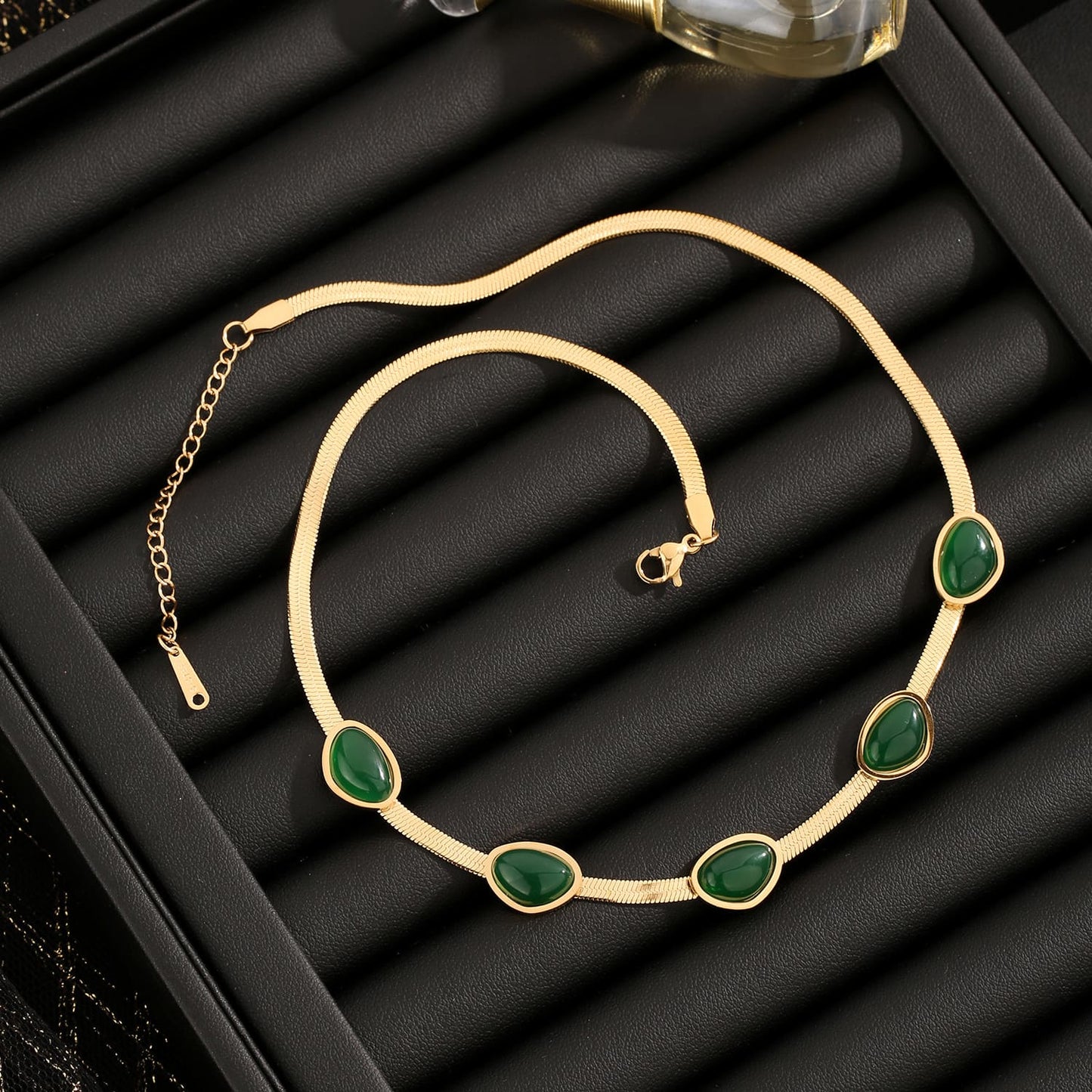 Set de Joyas Esmeralda: Collar, Pulsera y Pendientes 💎📿