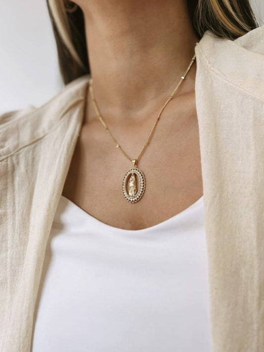Collar de la Virgen María: Bañada en Oro de 18k